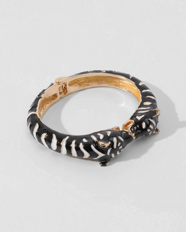 Браслет с анималистическим дизайном и раздвижным механизмом