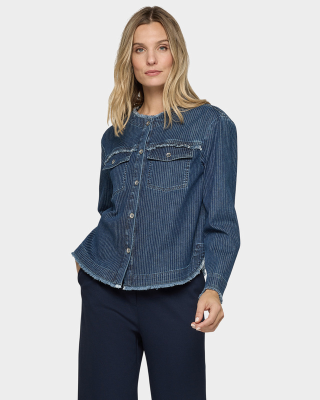 Джинсовый жакет с вертикальными полосками и декоративной бахромой