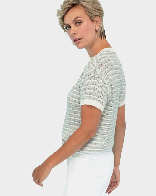 Пуловер с короткими рукавами из шелковистого трикотажа