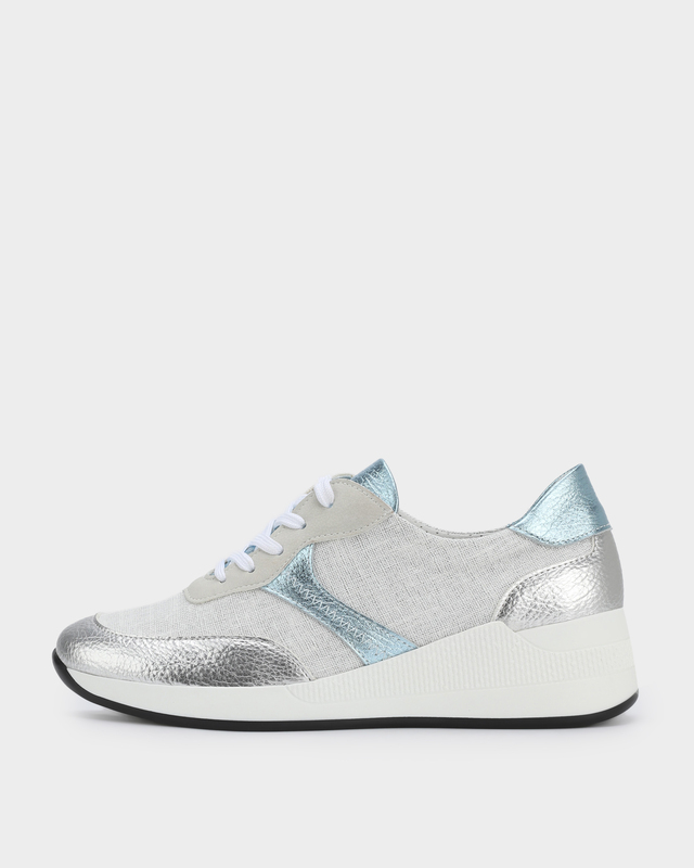 Кроссовки с технологией Air Function