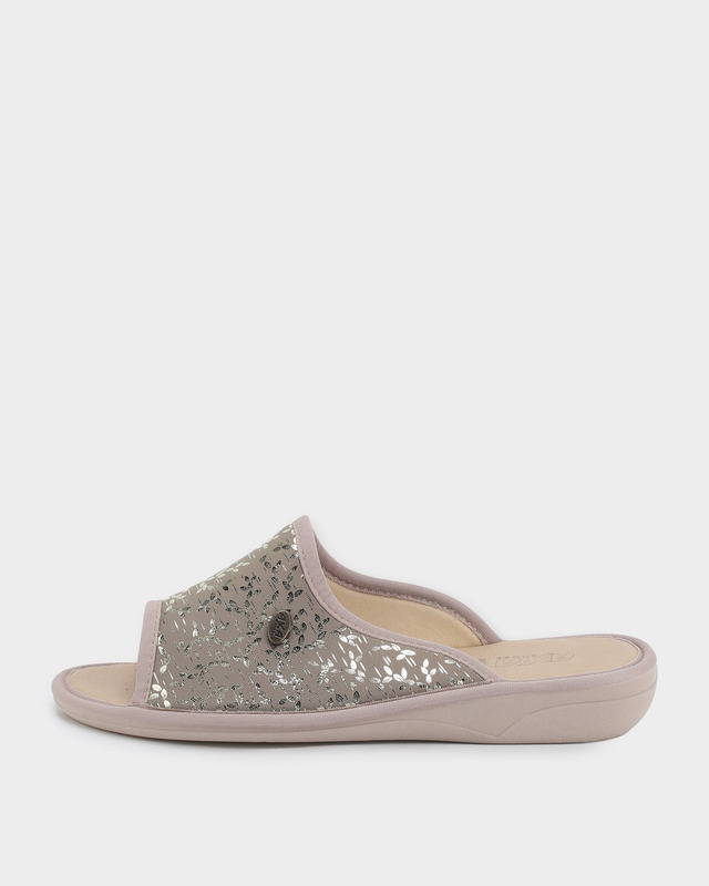 Тапочки c технологиями DEO-Fit и Deo Push