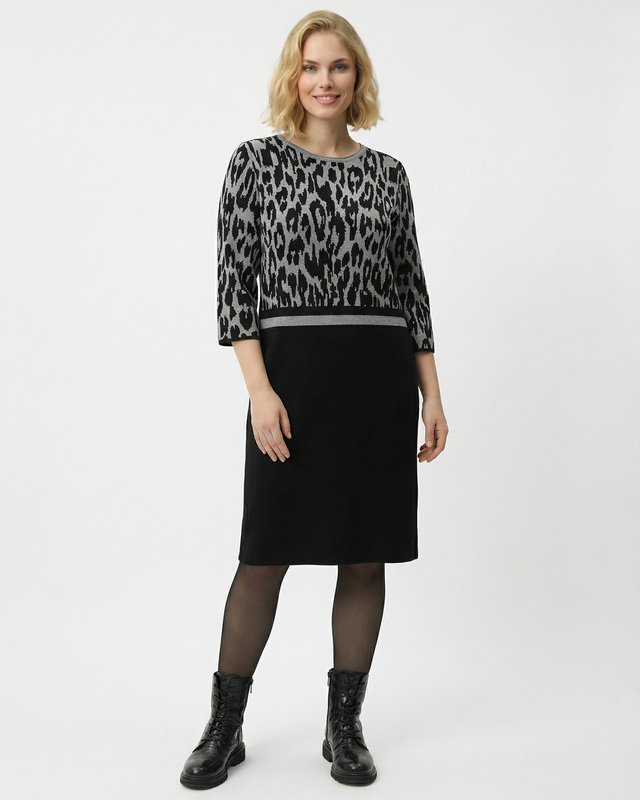 Платье из вязаного трикотажа с анималистическим узором