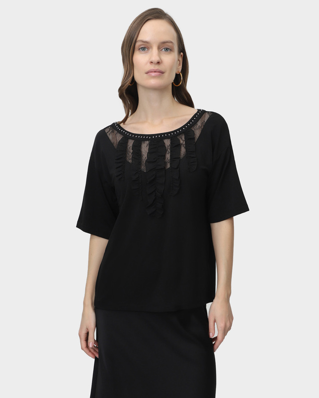 Блузка свободного кроя с рюшами
