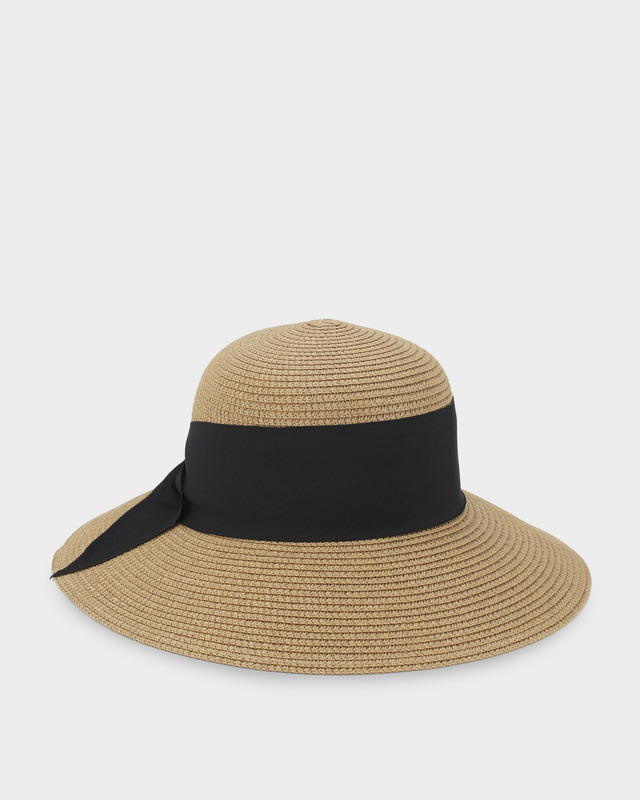 Шляпа с широкой контрастной лентой