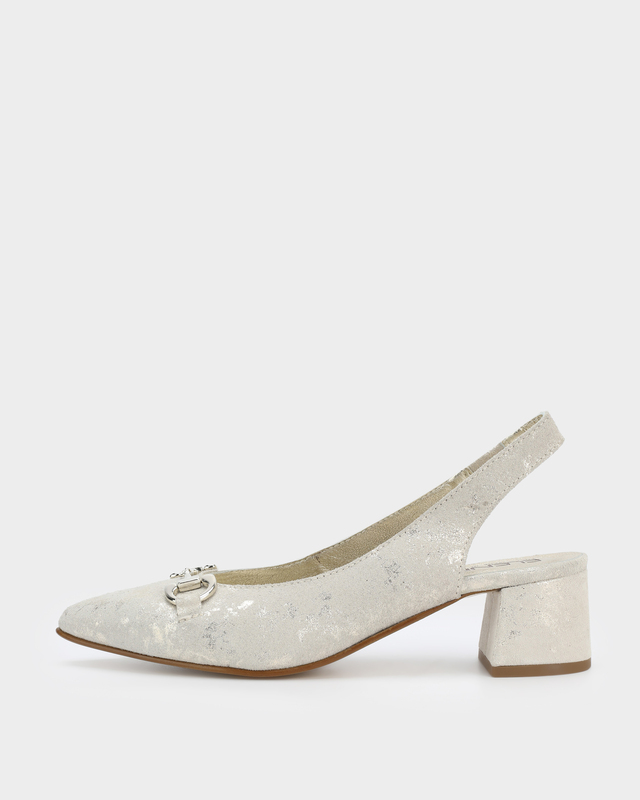 Туфли из натуральных материалов на устойчивом каблуке с акцентной пряжкой