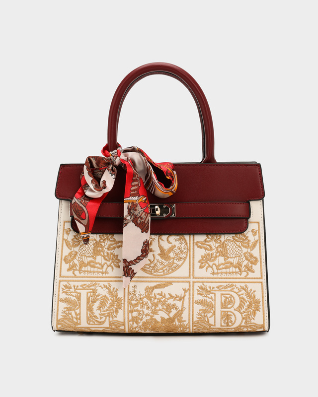 Сумка-трапеция с вышивкой и декоративным платочком