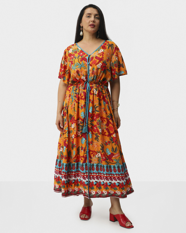 Платье макси из вискозы с ярким тропическим принтом 2990₽