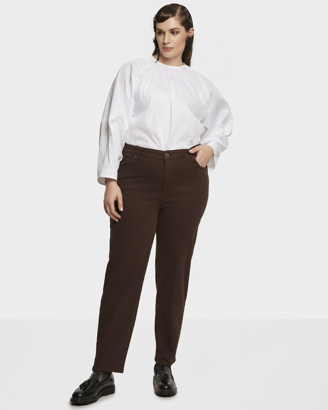 Джинсы из эластичного хлопка