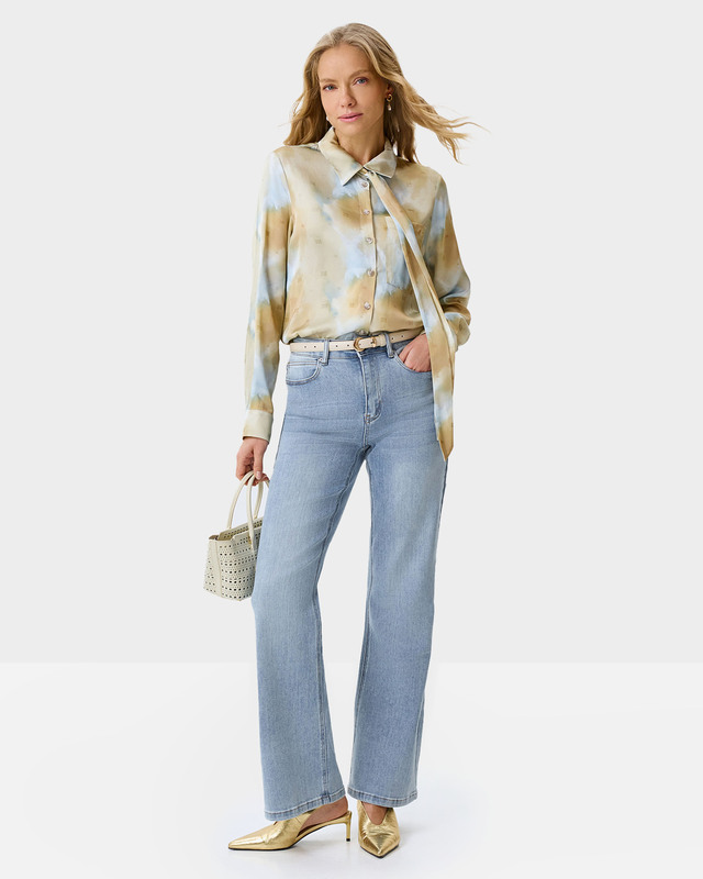 Классические джинсы прямого кроя с пятью карманами