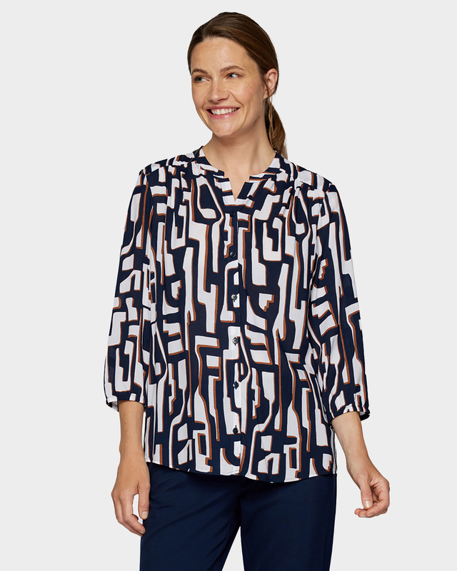 Блузка из вискозы с геометрическим узором
