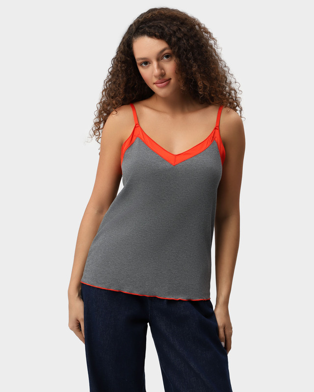 Топ с тонкими бретельками из сатина