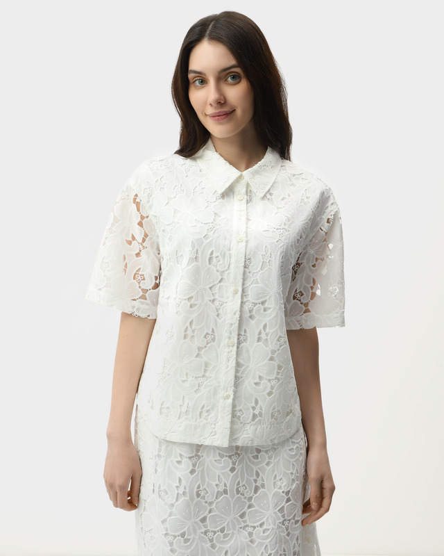 Ажурная блузка с цветочным узором