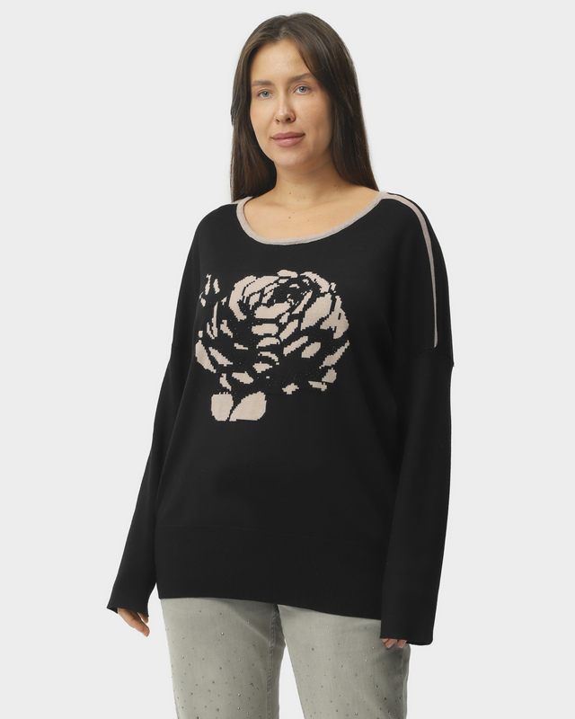 Пуловер из мягкой ткани с узором в виде розы