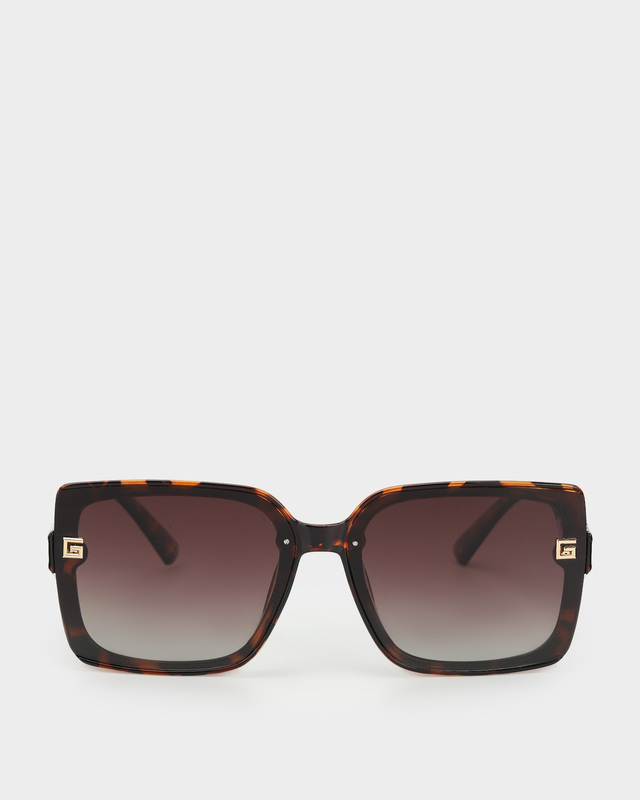 Солнцезащитные очки с поляризационными линзами