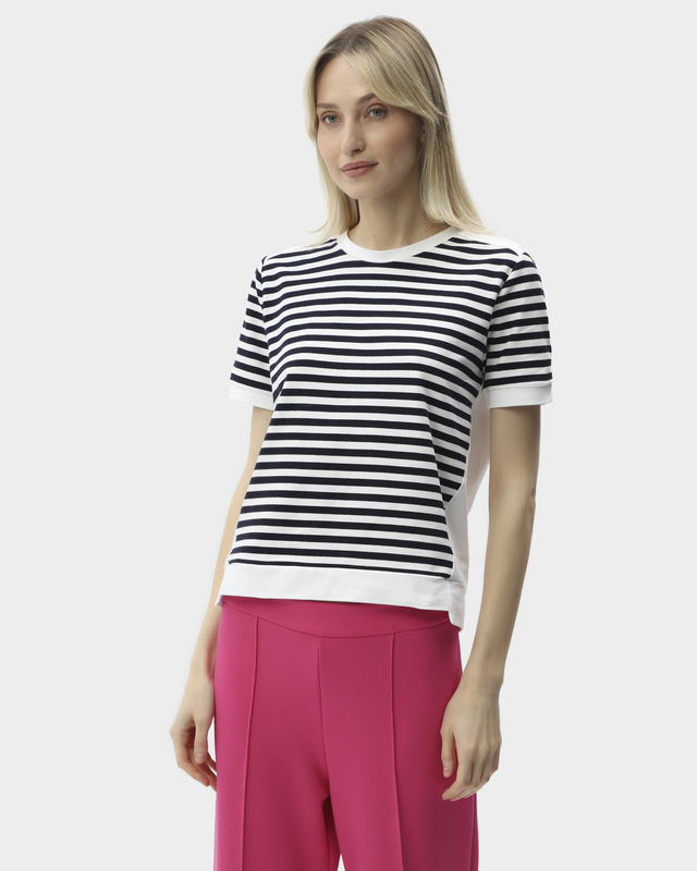 Свитшот визуально стройнящего кроя из футера