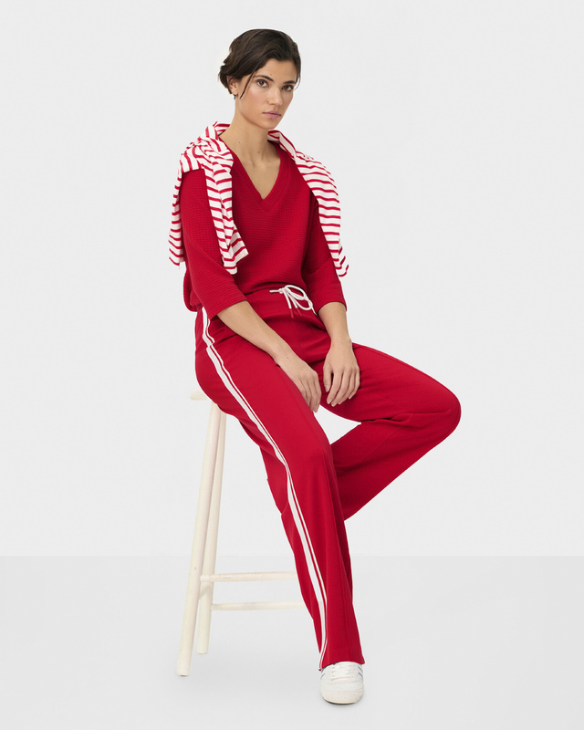 Брюки с боковыми лампасами