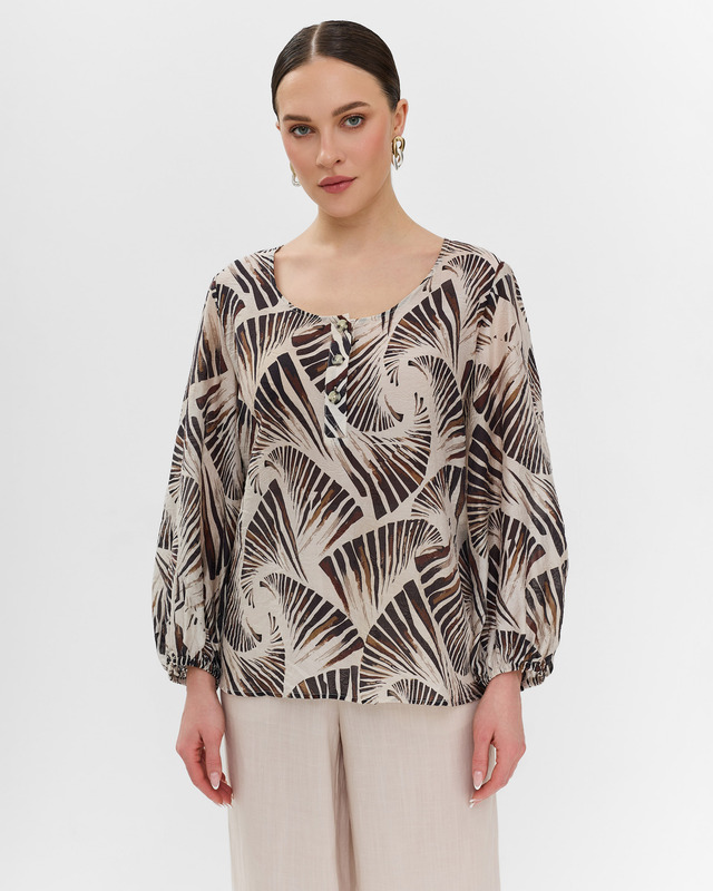 Полупрозрачная блузка свободного кроя с абстрактным принтом