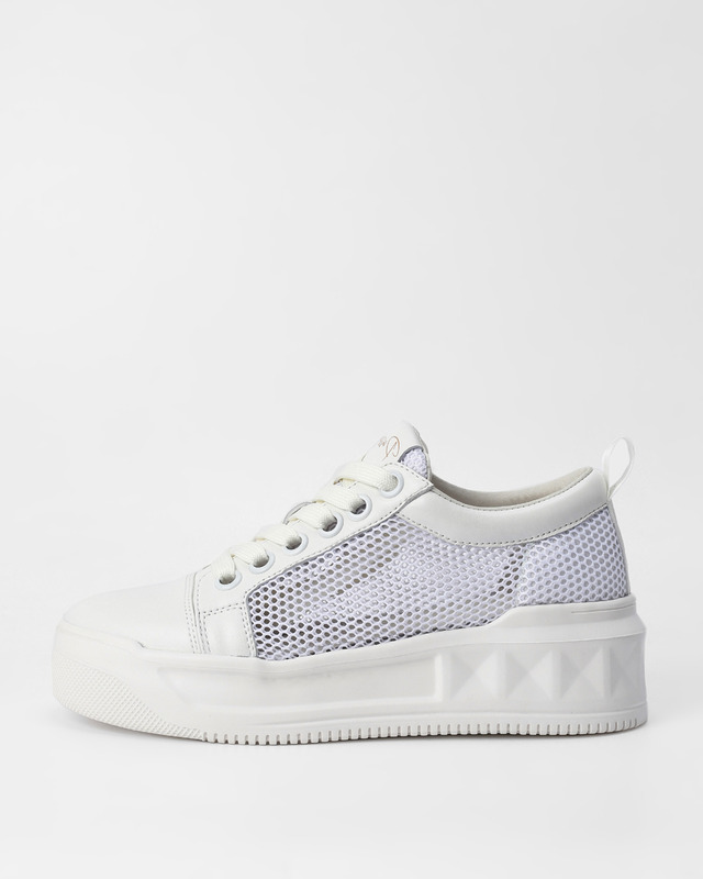 Кеды из текстиля и натуральной кожи со сквозной перфорацией