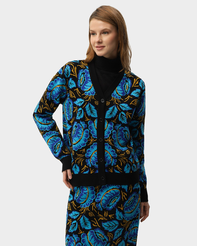 Вязаный кардиган с традиционным узором