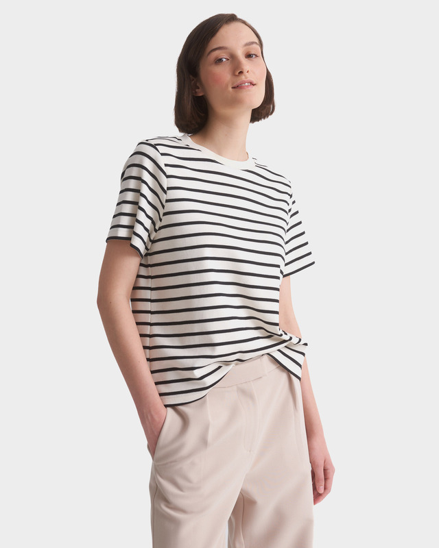 Футболка из плотного хлопкового трикотажа