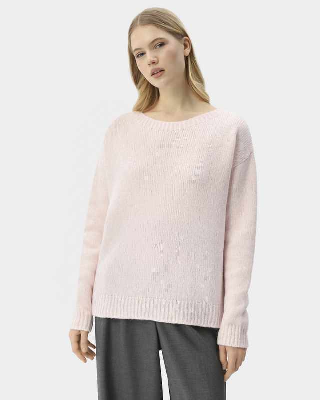 Пуловер свободного кроя