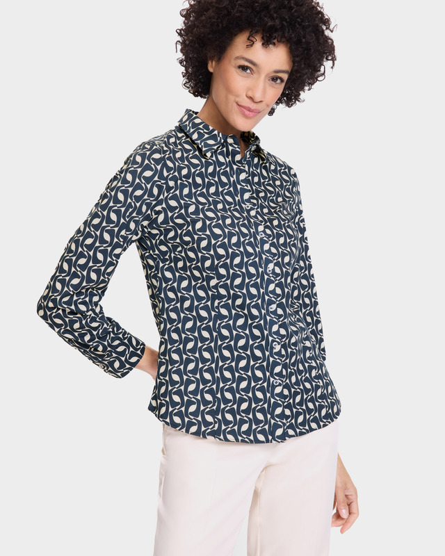 Блузка с принтом по всей поверхности