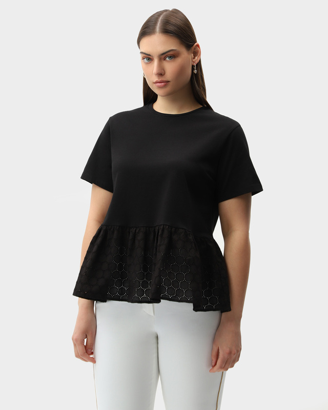 Блузка с коротким рукавом и кружевной баской