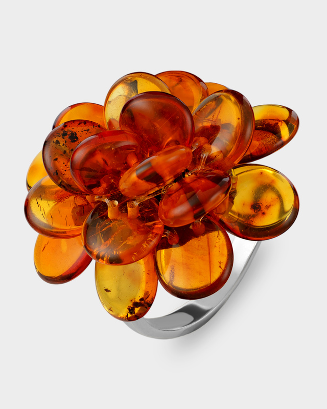 Безразмерное кольцо в виде цветка из натурального янтаря