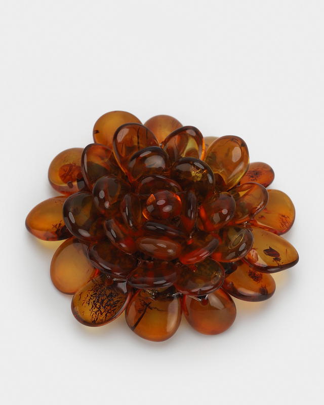 Брошь «Астра» из натурального янтаря