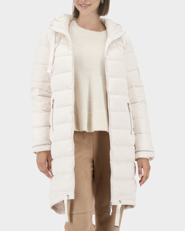 Стеганое пальто с капюшоном