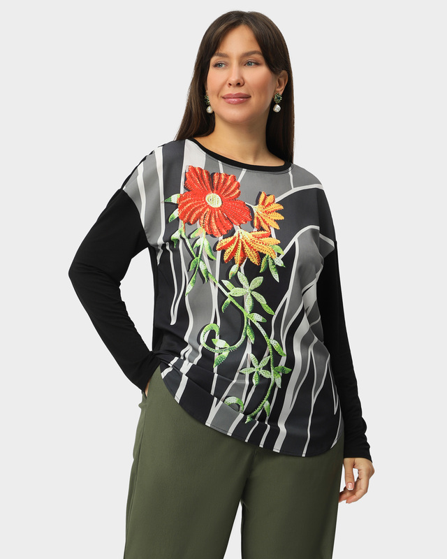 Пуловер с термоклеевыми стразами