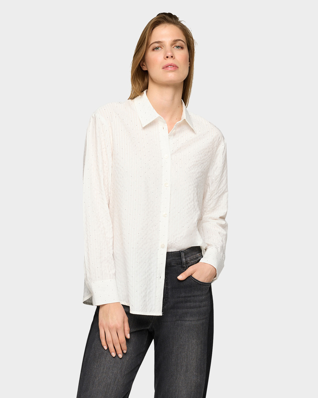 Блузка из фактурной ткани с мелкими стразами 15990₽