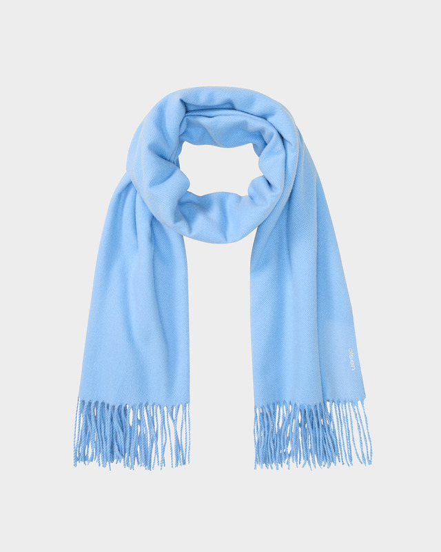 Шарф с бахромой