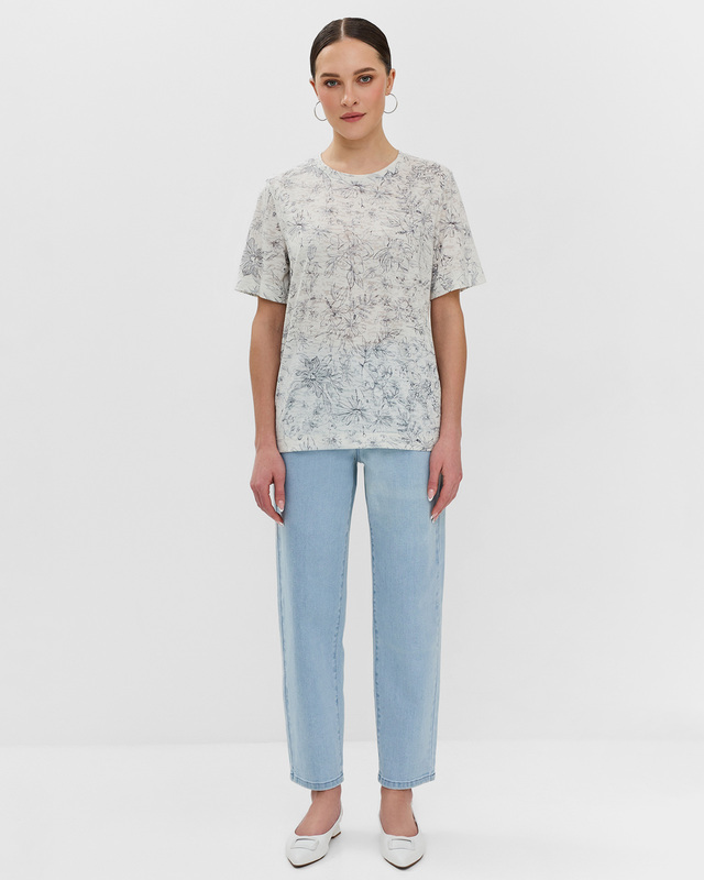 Футболка из тонкой ткани с растительным принтом