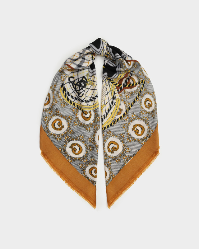 Платок с шерстью и вискозой в составе