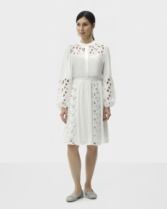 Платье с декором ажурным хлопковым кружевом 8990₽