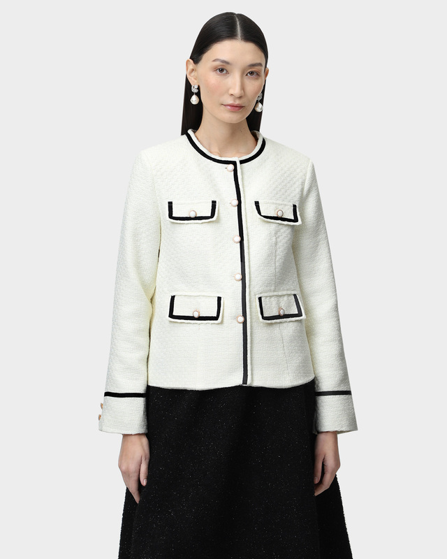 Укороченный однобортный жакет в классическом стиле