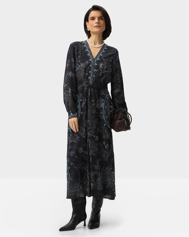 Длинное платье из струящегося крепа с затейливым узором