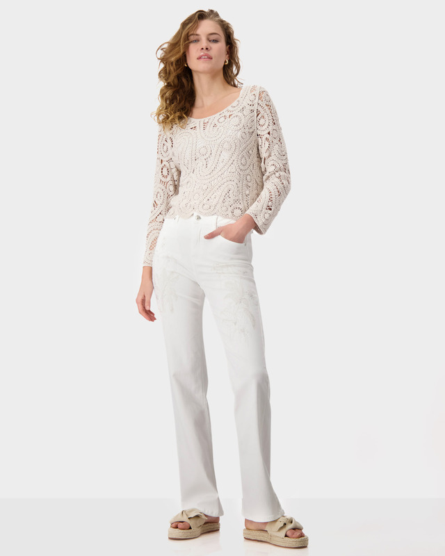 Джинсы прямого кроя с цветочной вышивкой и декором из страз