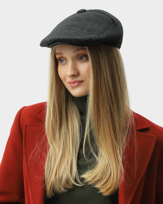 Кепи в классическую клетку с шерстью в составе