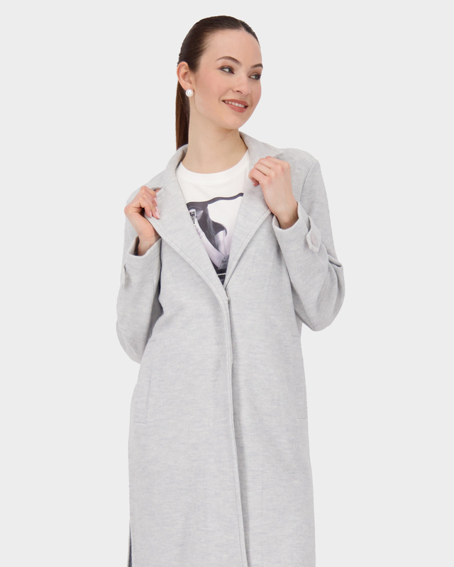 Шерстяное пальто на кнопках