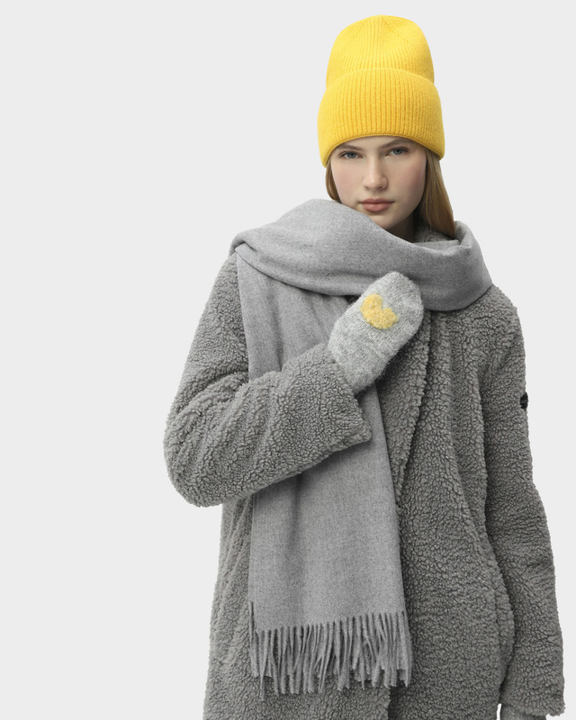 Комплект: шапка бини, палантин и варежки с сердечками