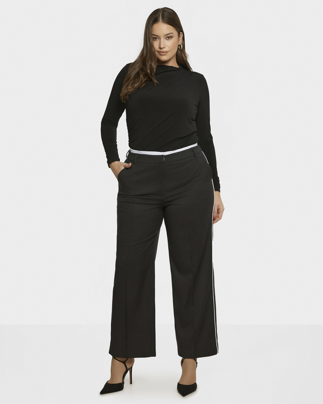 Брюки с двухслойным эффектом в узкую вертикальную полоску