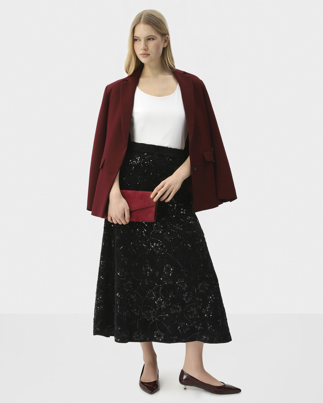 Макси-юбка из кружева с пришивными пайетками и стеклянными бусинами